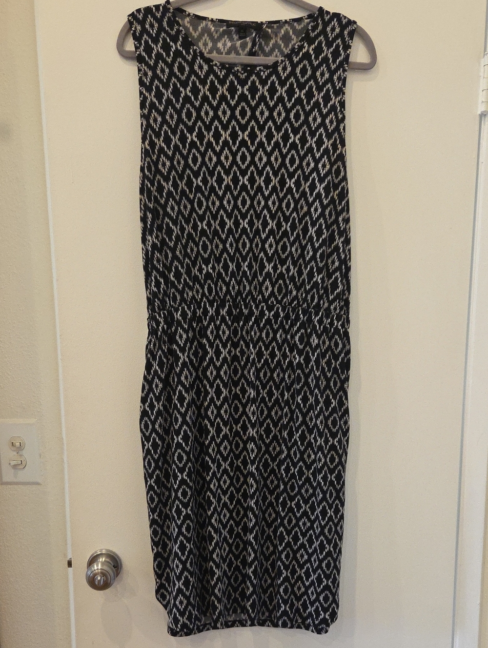 Banana Republic Black and White Diamond Print Sleeveless Dress